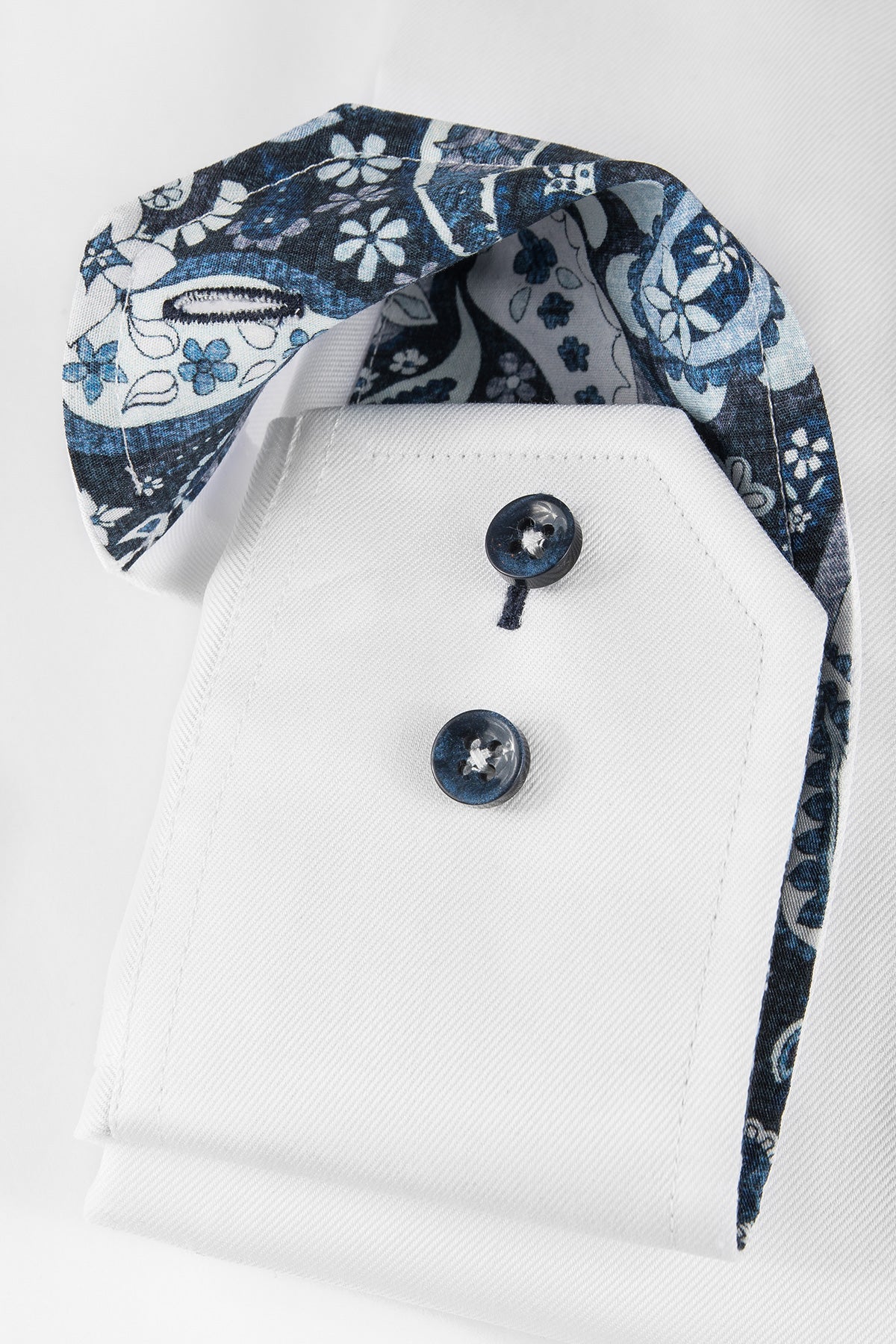 White regular fit shirt with contrast details