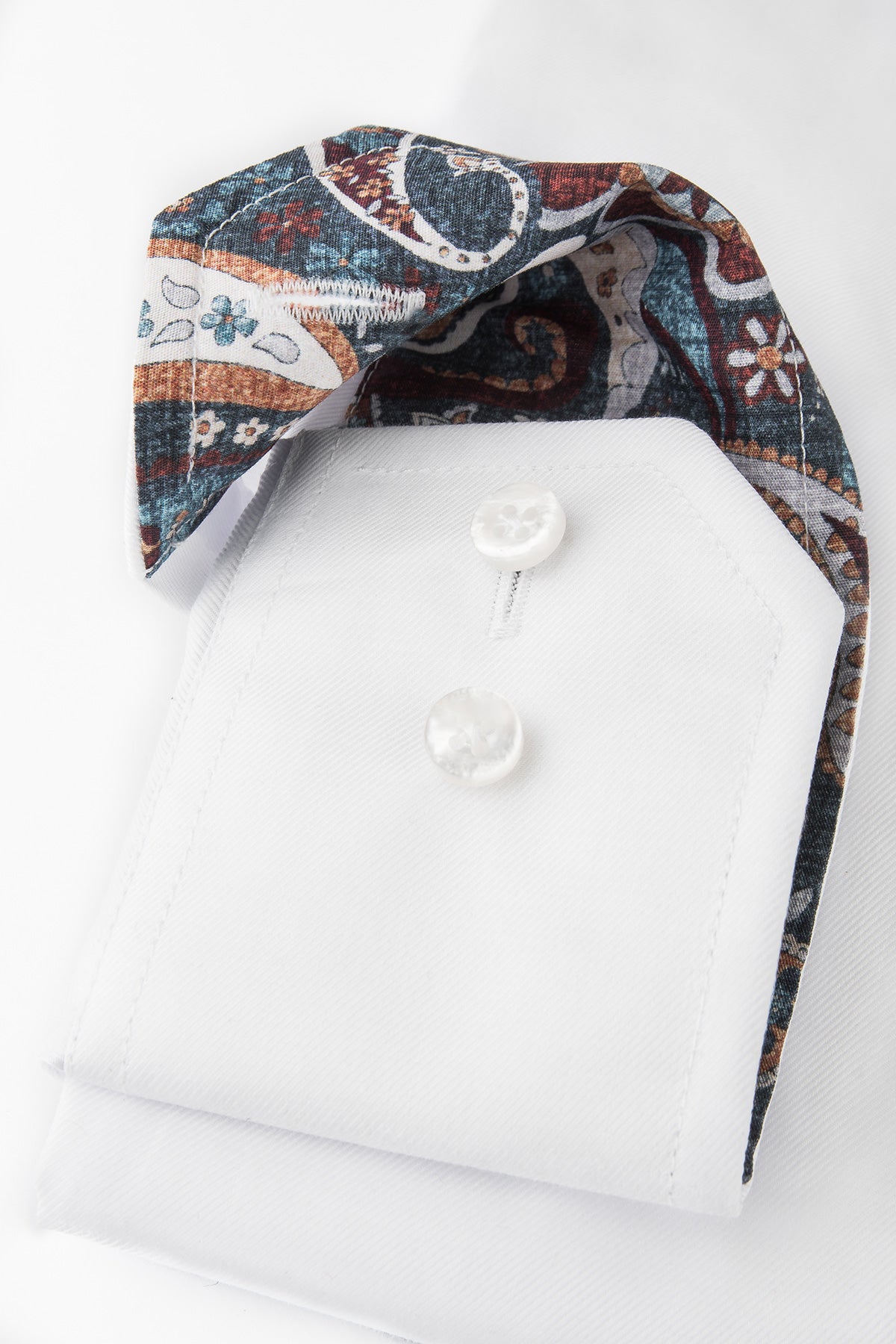 White regular fit shirt with contrast details