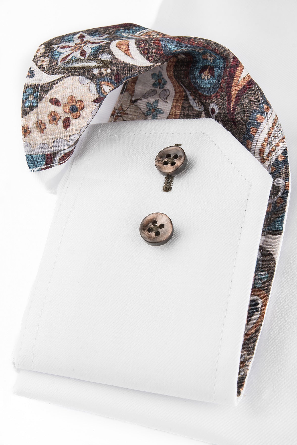 White regular fit shirt with contrast details