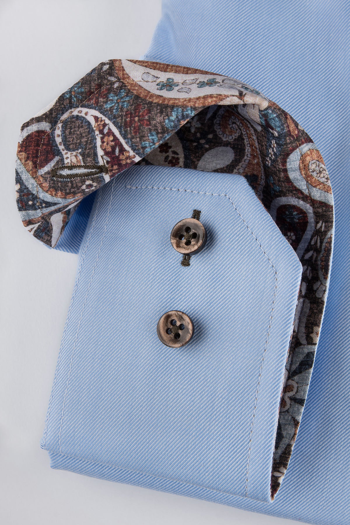 Light blue slim fit shirt with contrast details
