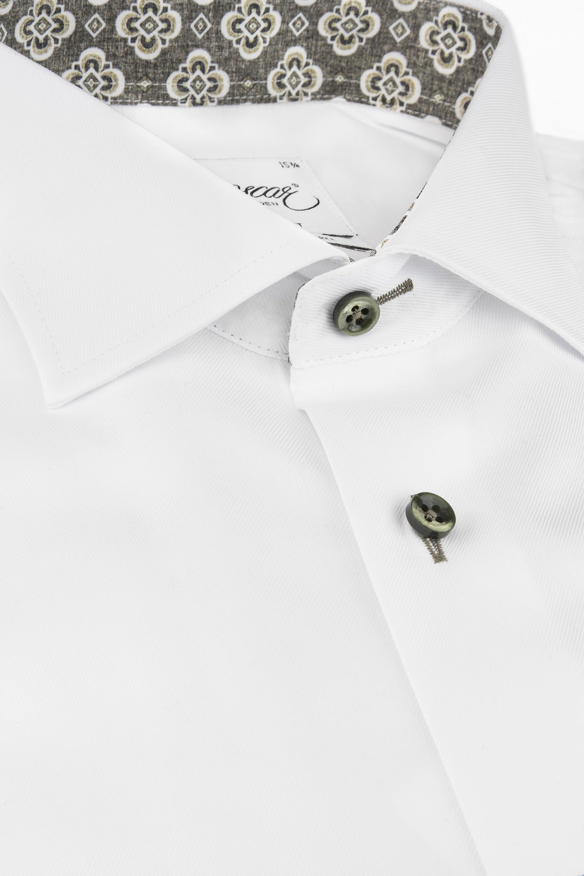 White slim fit shirt with contrast details