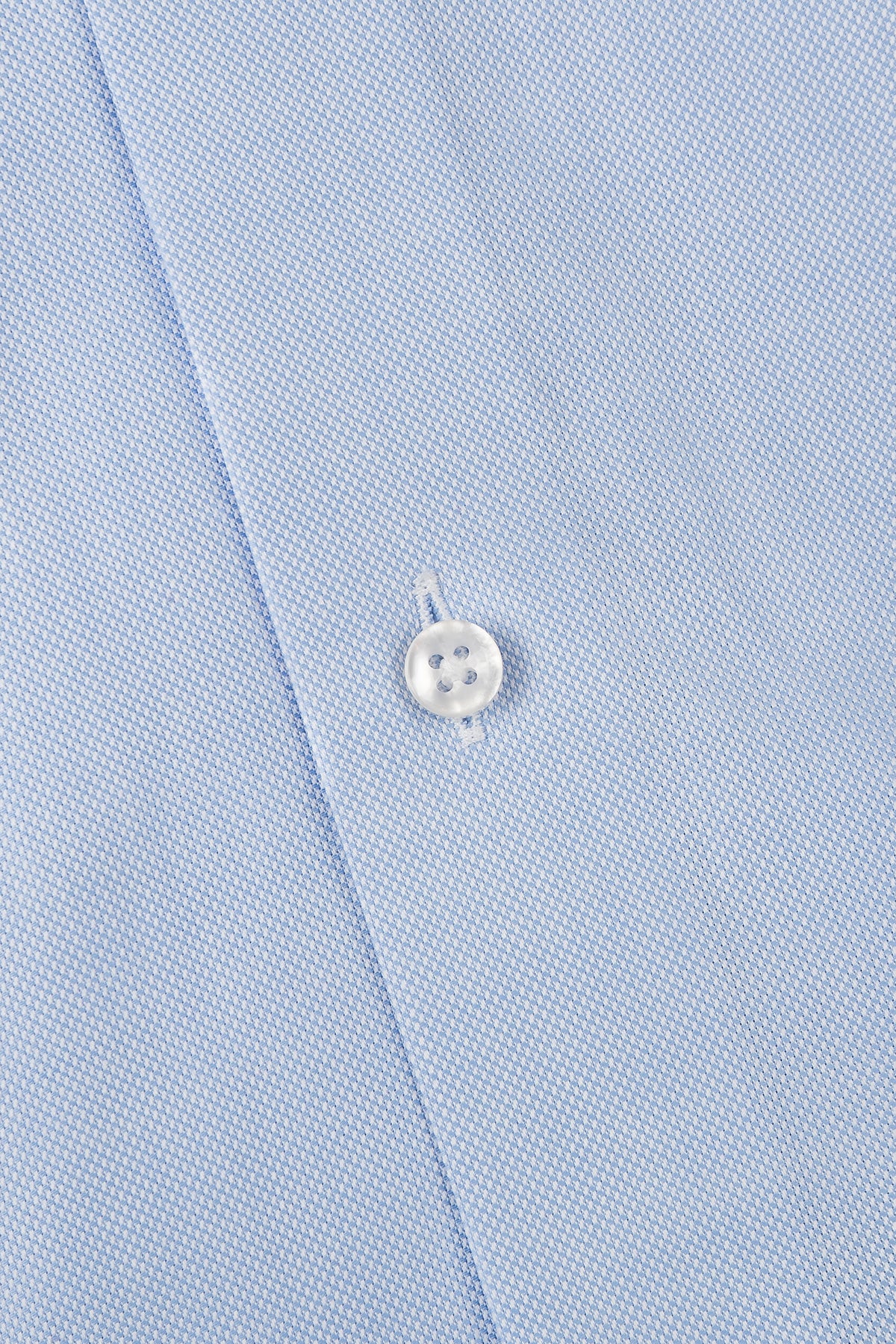 Light blue short sleeve regular fit shirt with contrast details