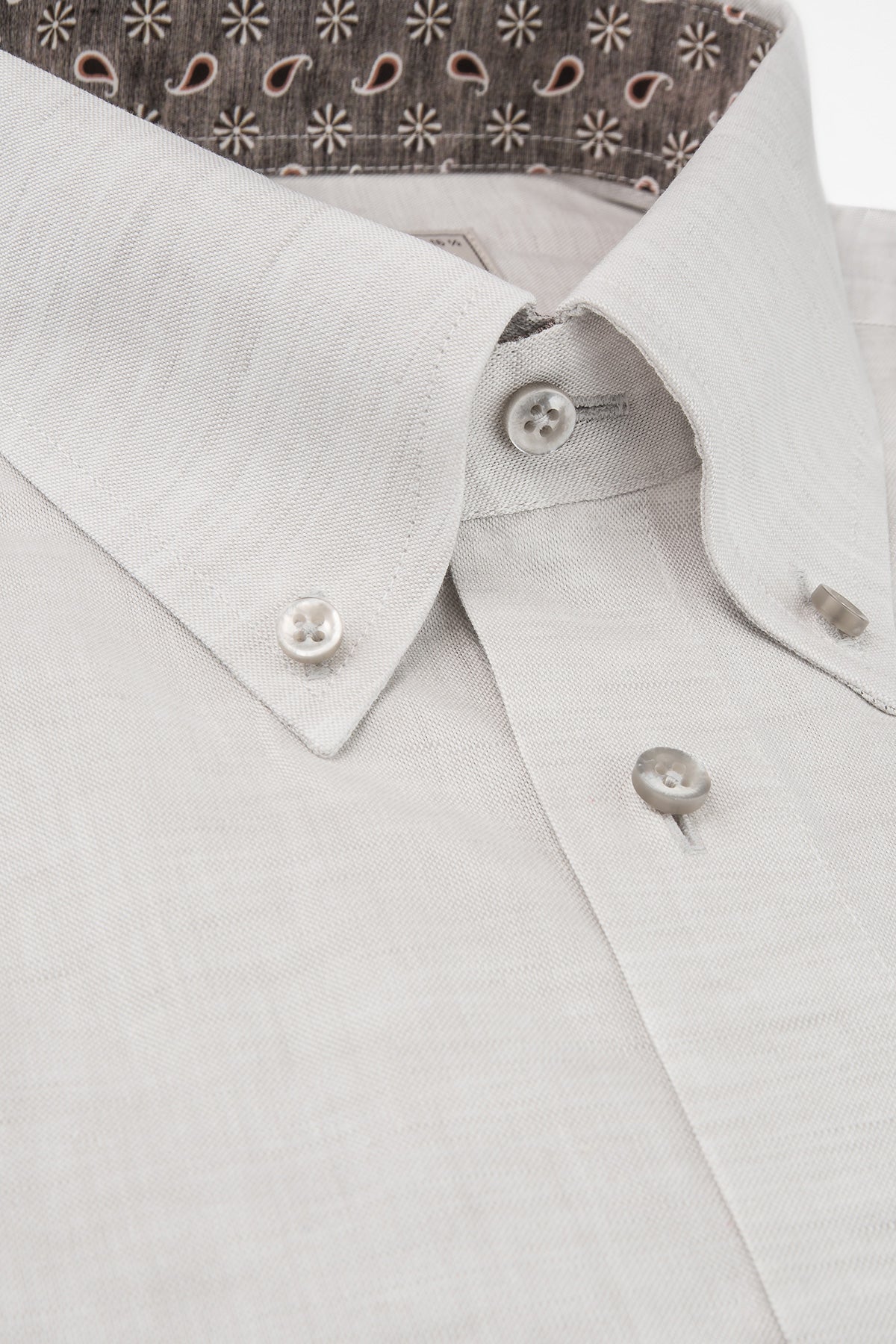 Light grey short sleeve regular fit shirt with contrast details