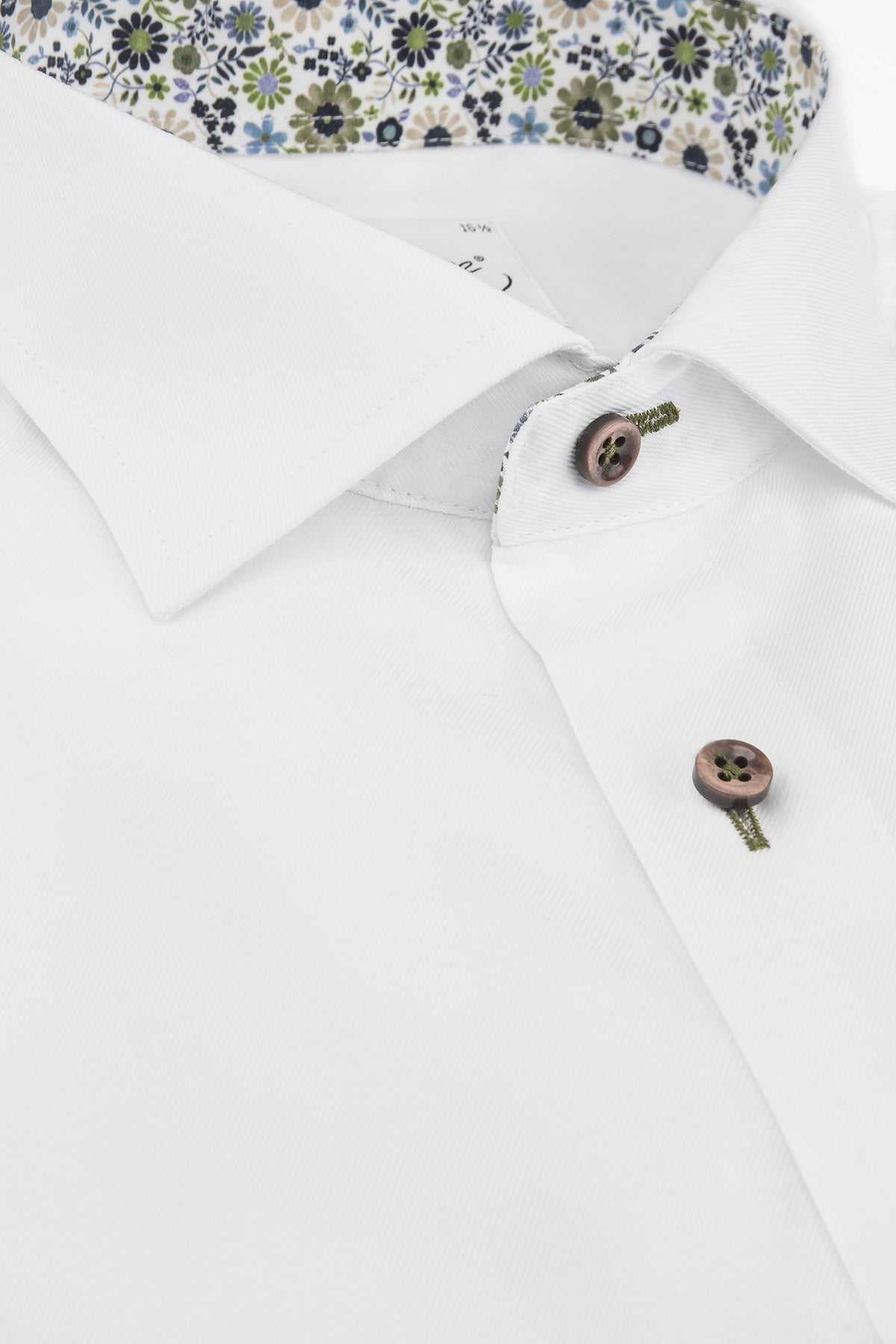 White regular fit shirt with contrast details