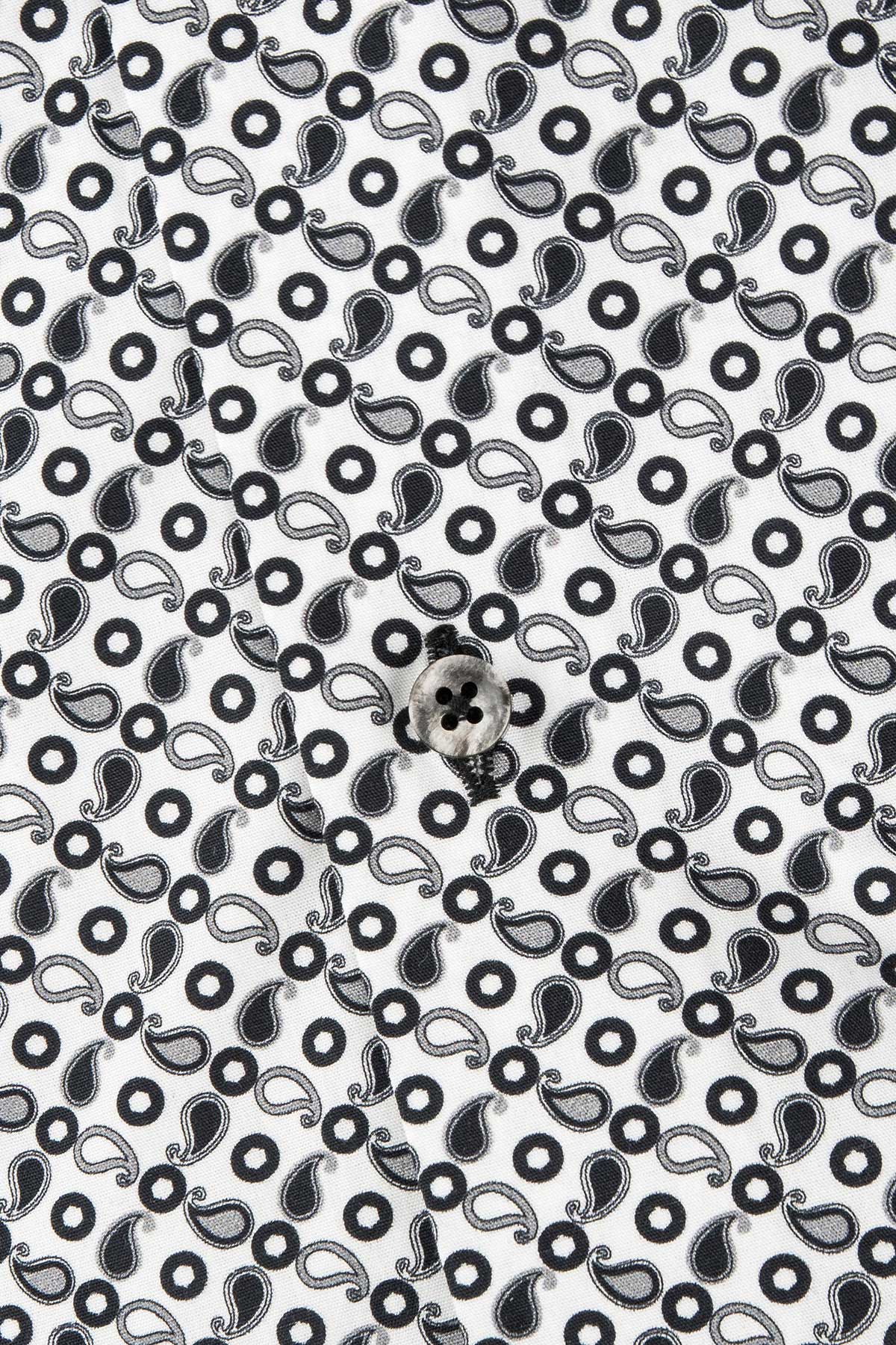 Slim fit shirt with black and white print