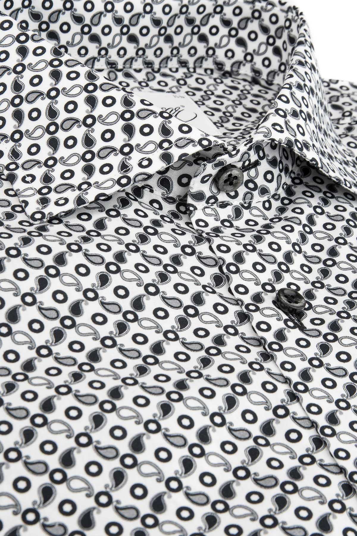 Slim fit shirt with black and white print