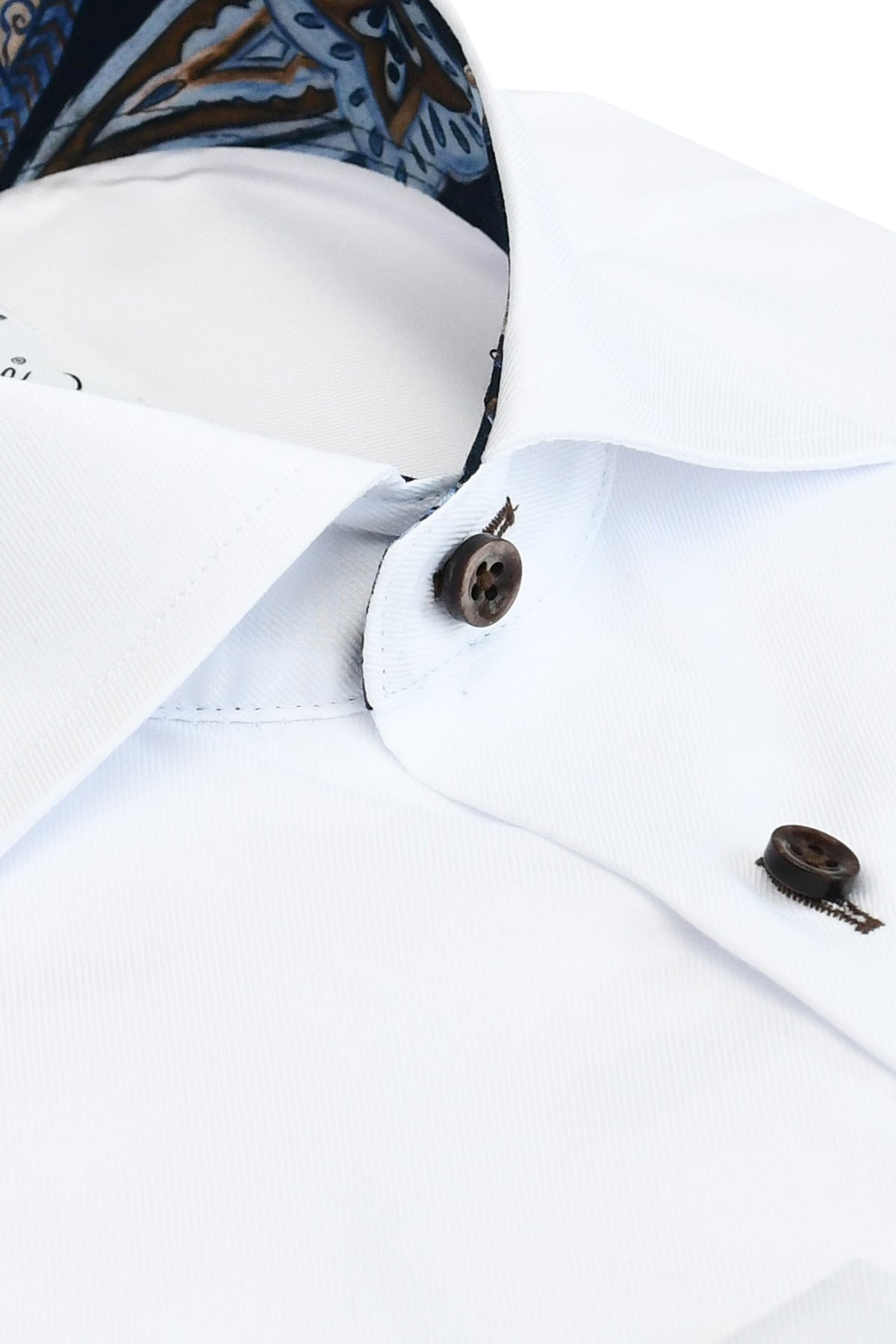 White regular fit shirt with contrast details