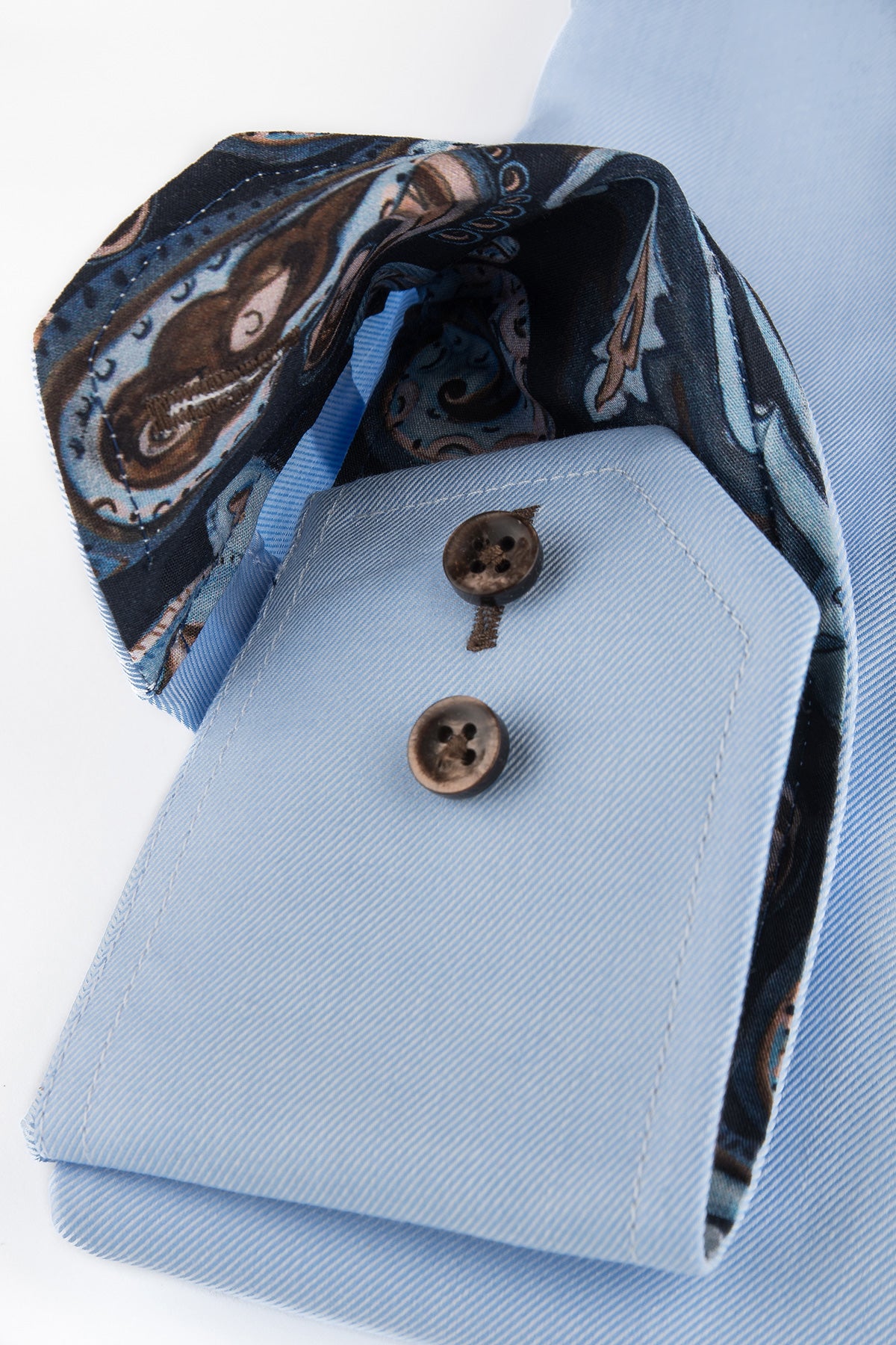 Light blue slim fit shirt with contrast details