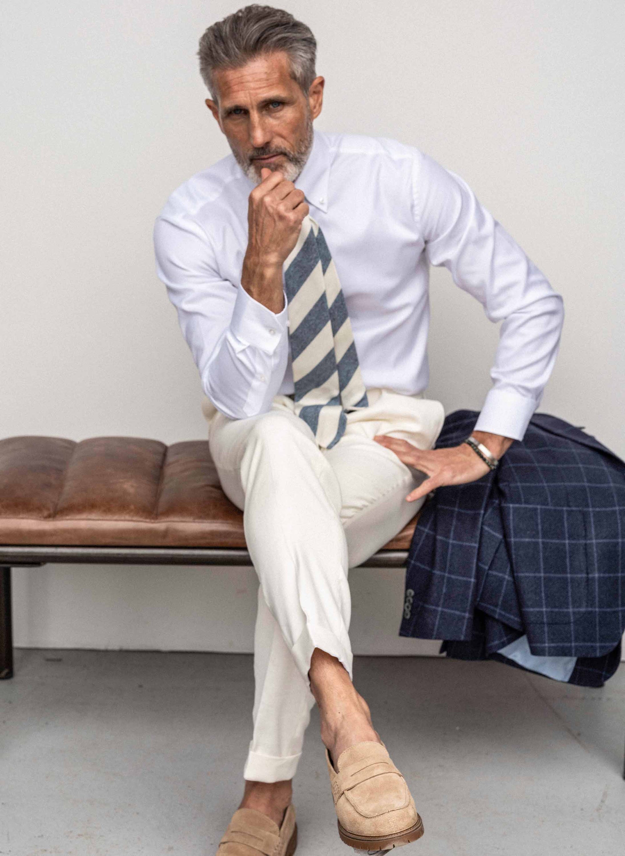 Vit skjorta regular fit med button down-krage