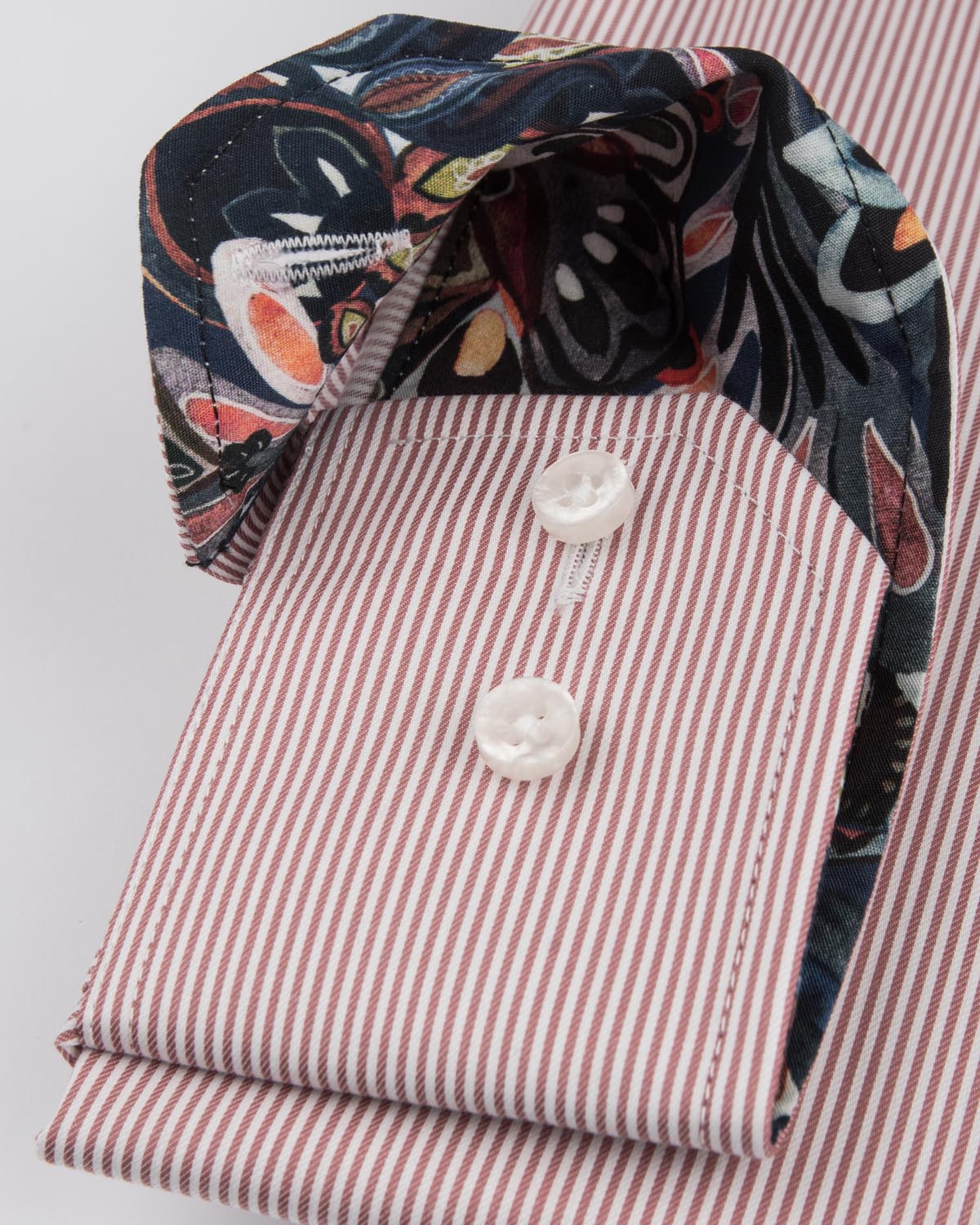Red striped shirt regular fit with contrast details & pocket