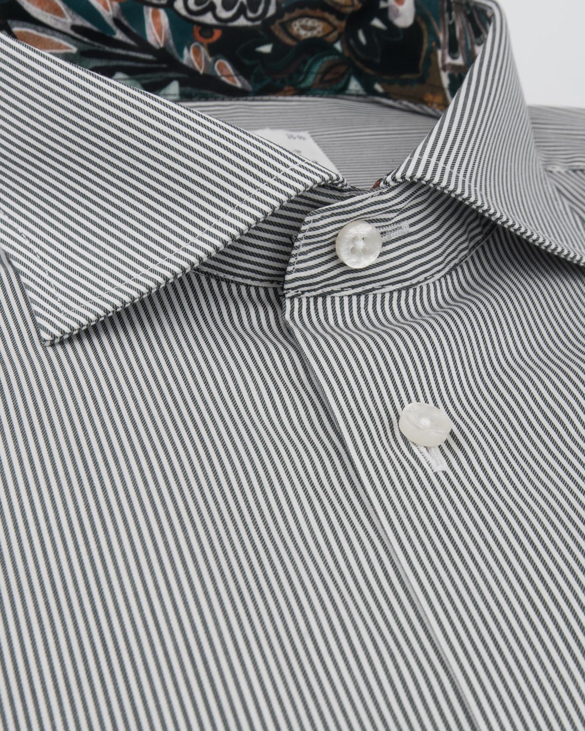 Green striped shirt regular fit with contrast details & pocket