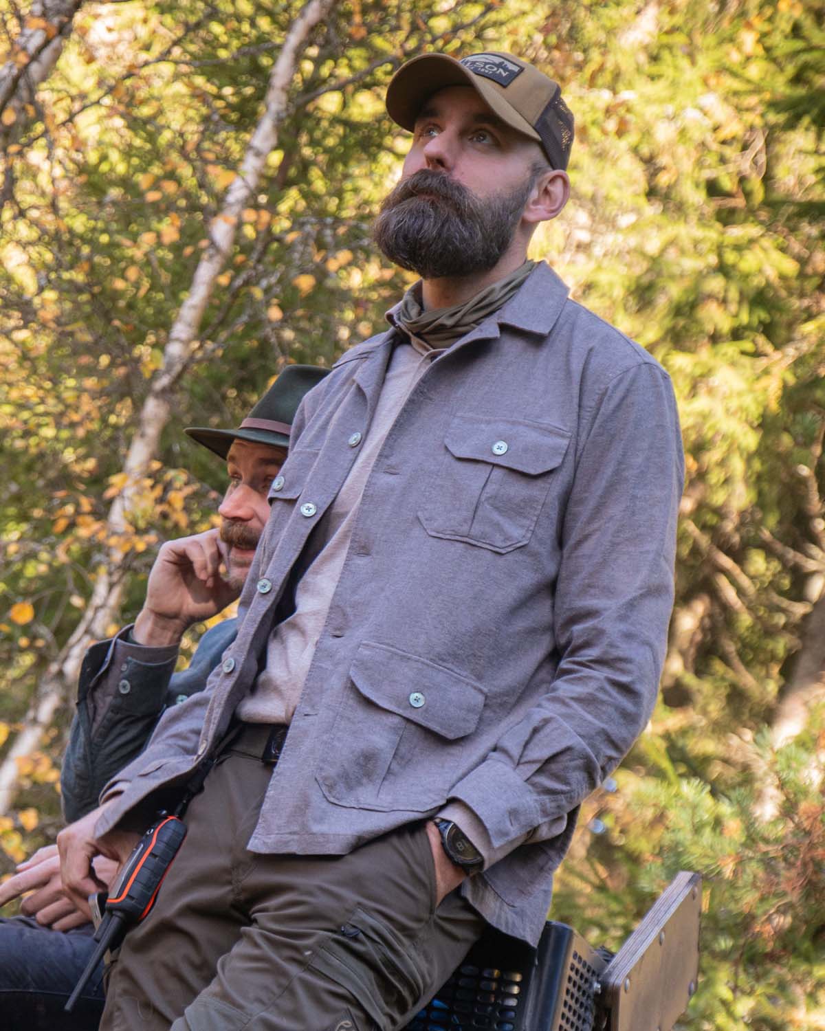 Brun melange overshirt i borstad bomullstwill