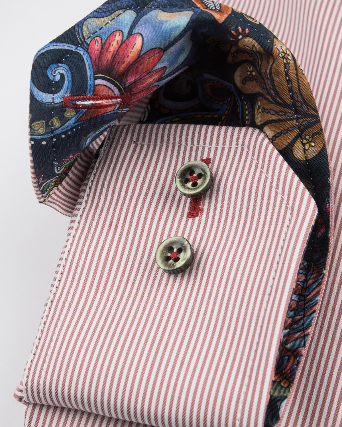 Red striped shirt regular fit with contrast details