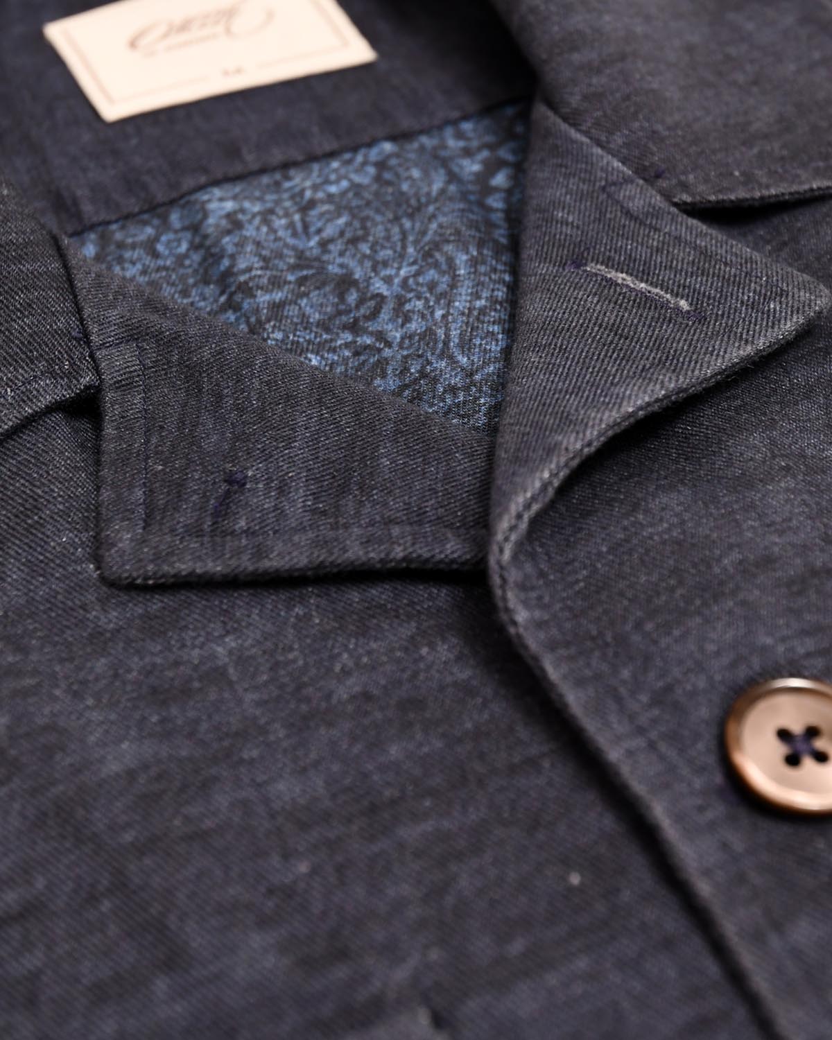 Marinblå overshirt i borstad bomullstwill med printad insida
