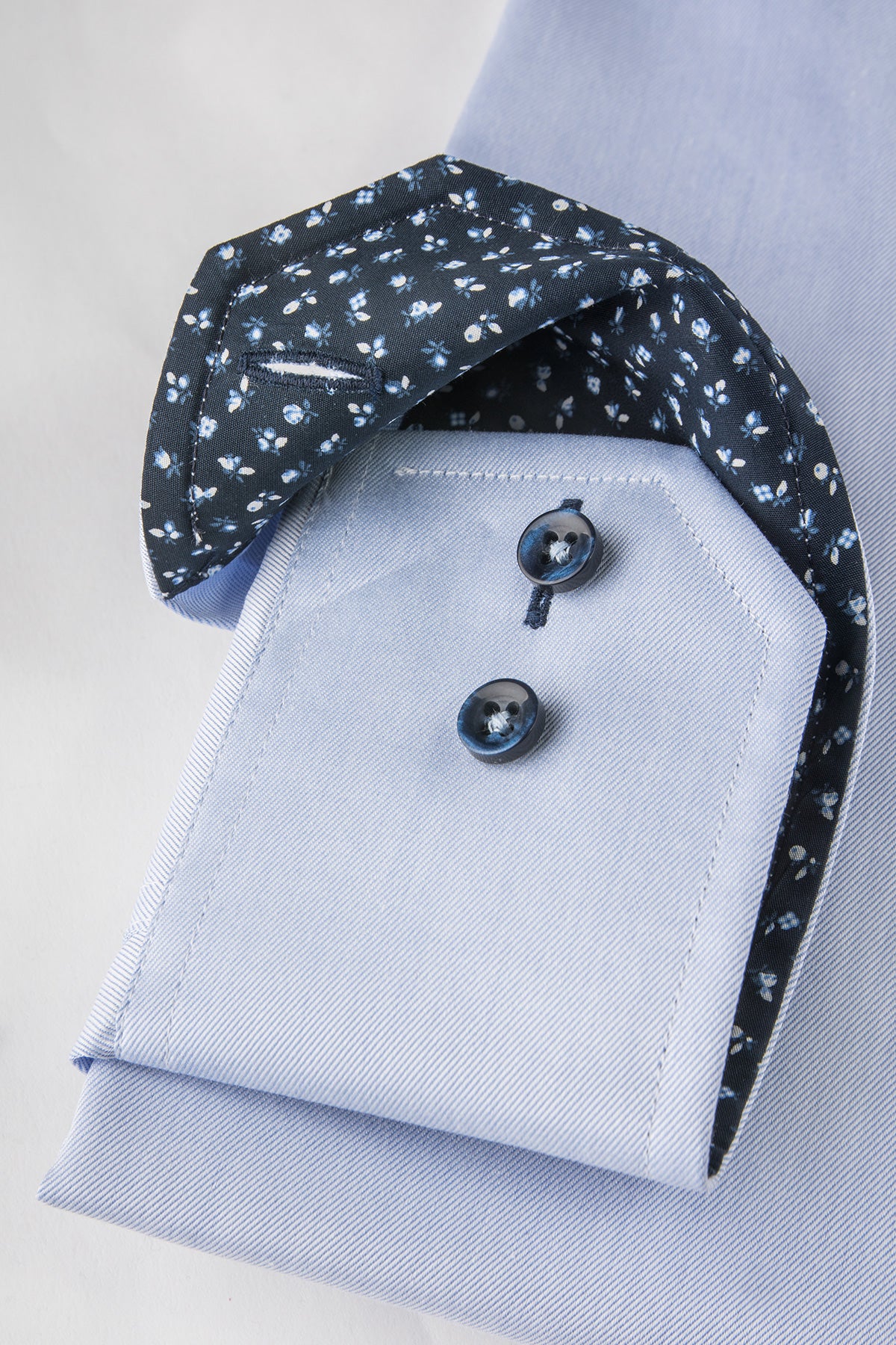 Light blue regular fit extra long sleeves shirt with contrast details