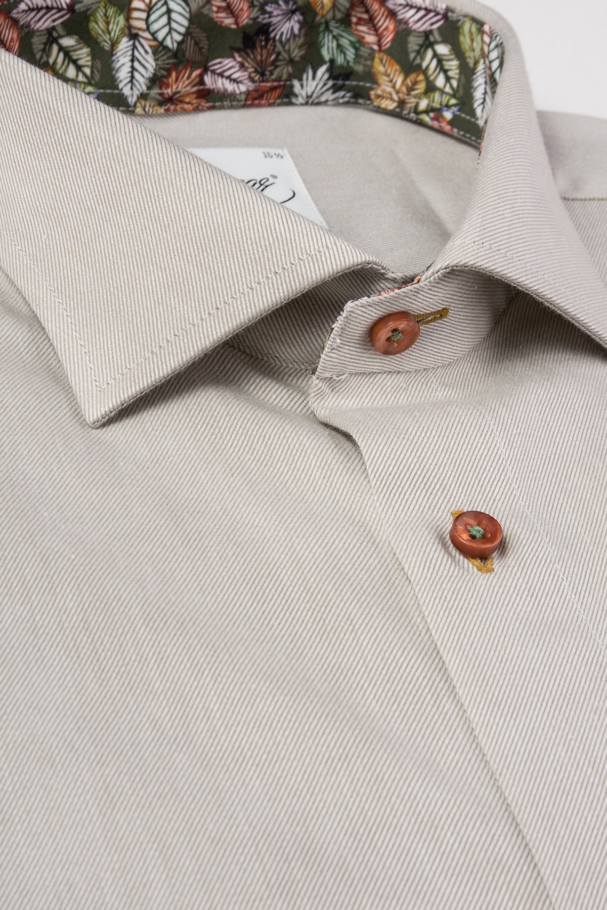 Green regular fit shirt with contrast details