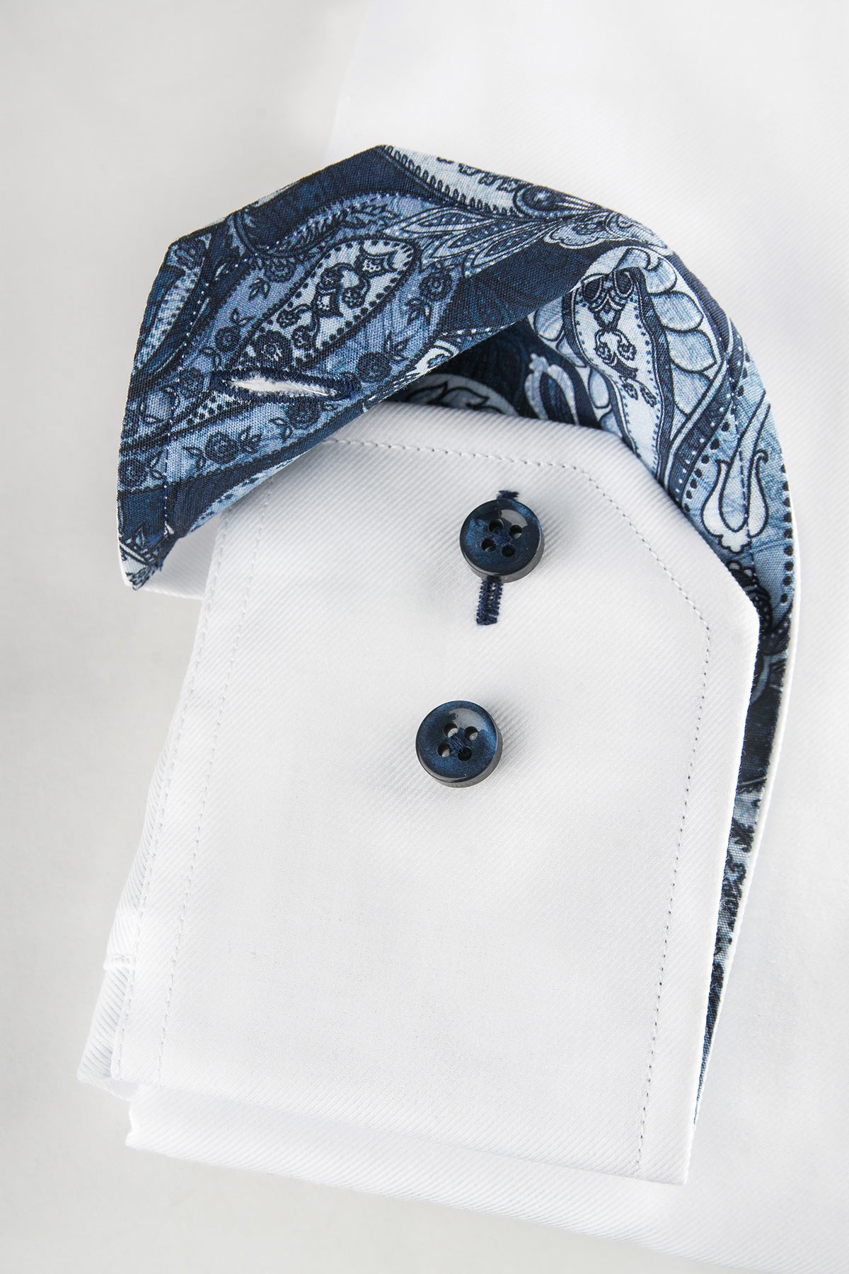 White regular fit shirt with contrast details