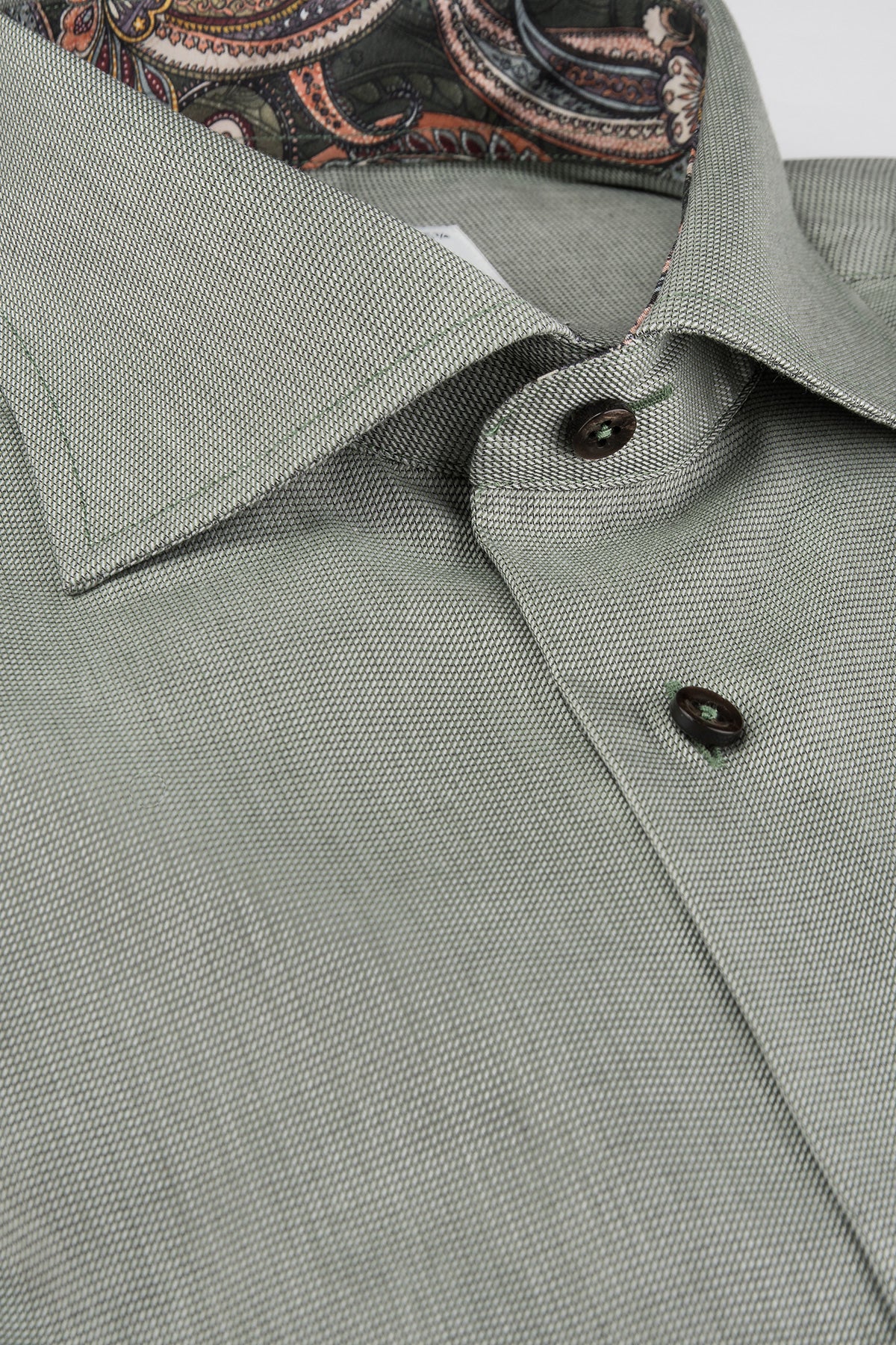 Green slim fit shirt with contrast details