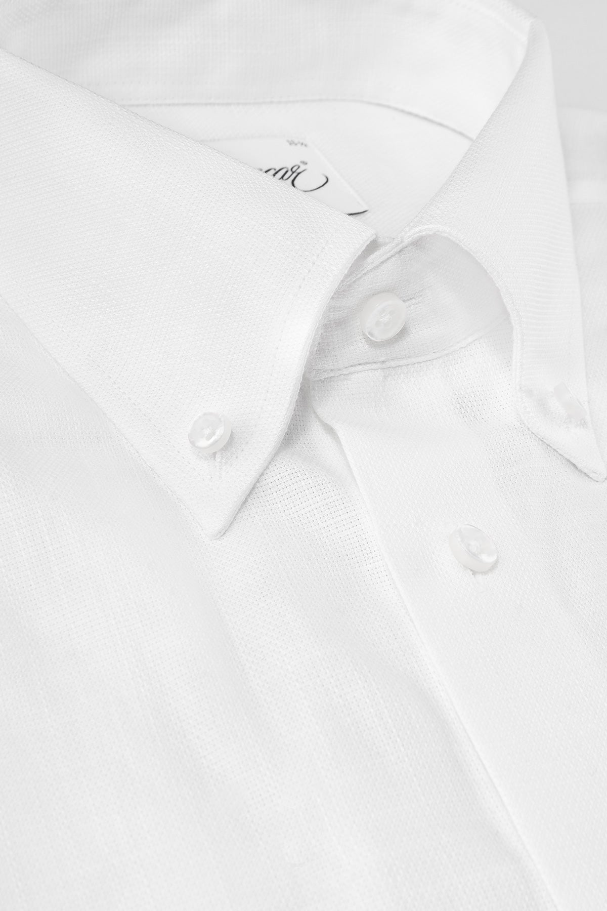White regular fit button down short sleeve shirt
