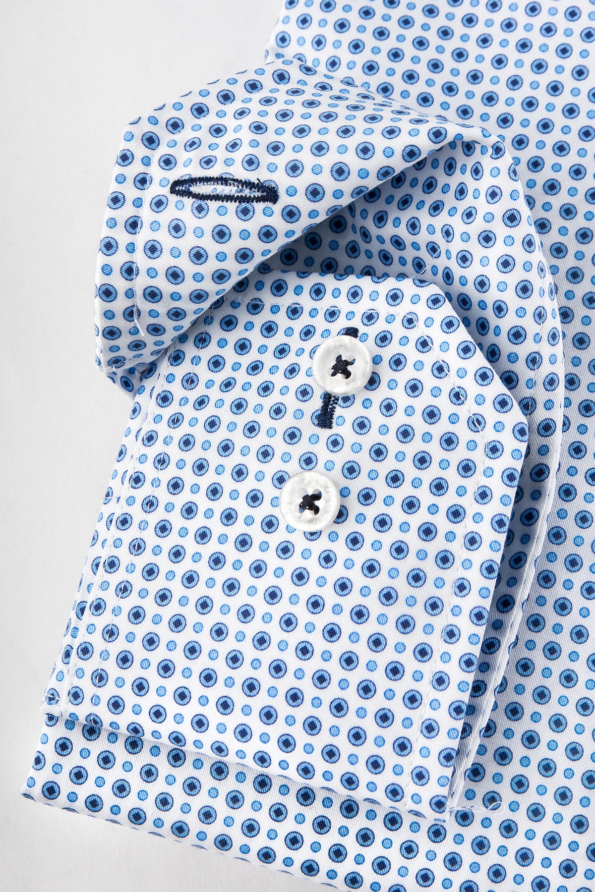 White printed regular fit shirt, extra long sleeves