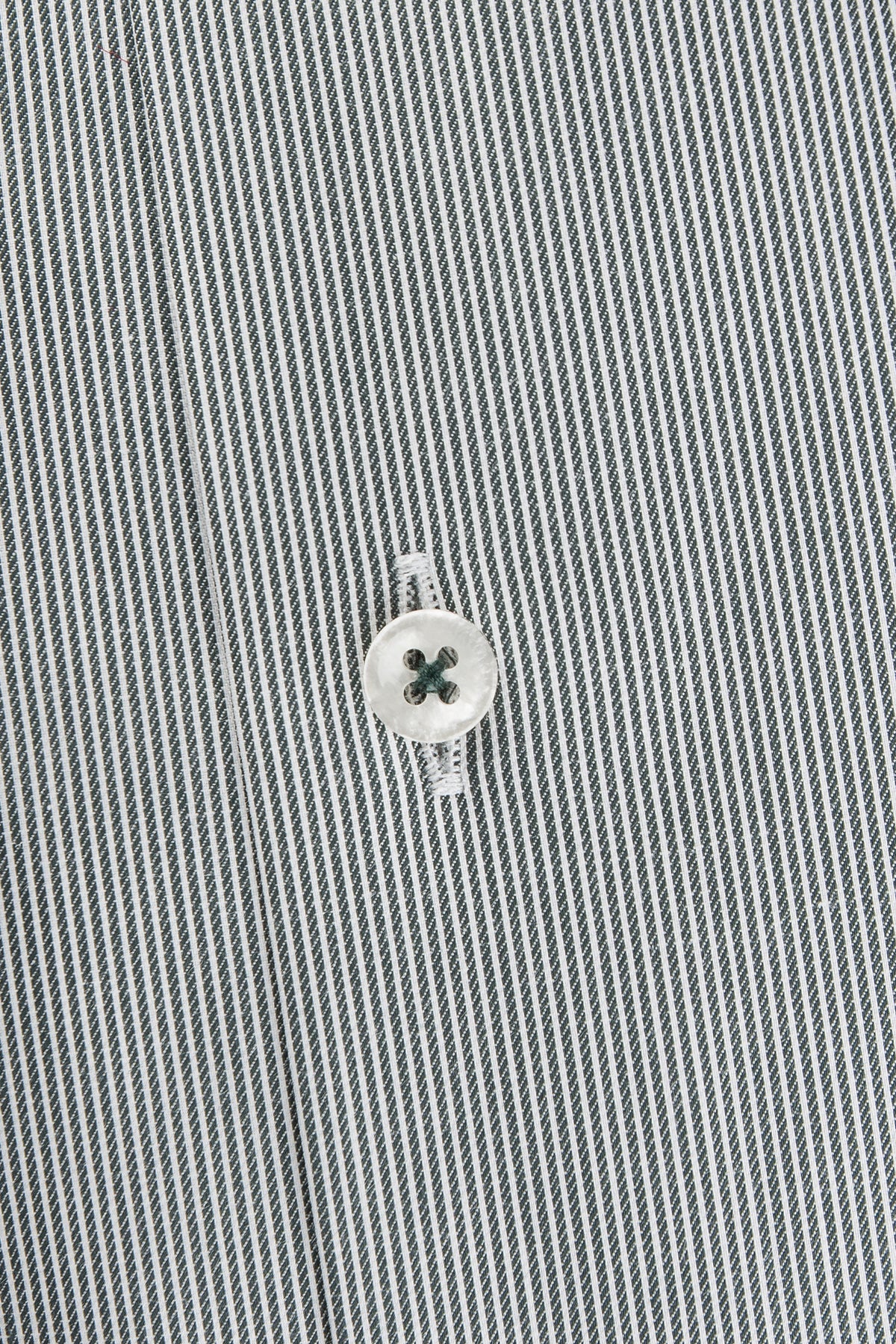 Green regular fit shirt with contrast details