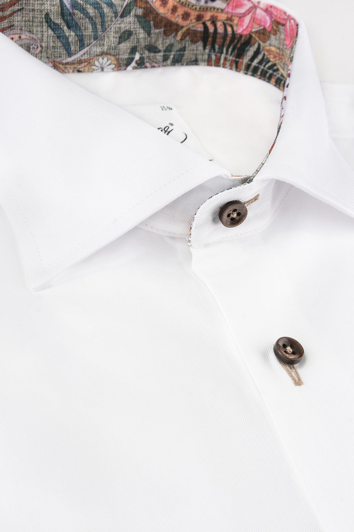 White slim fit shirt with contrast details