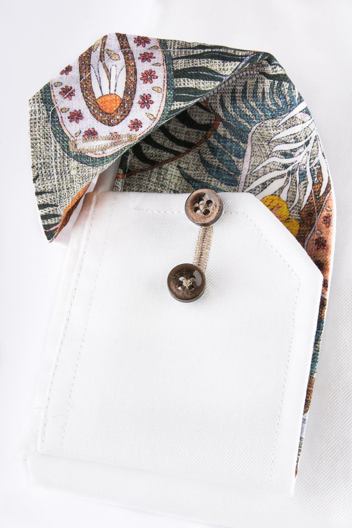 White slim fit shirt with contrast details