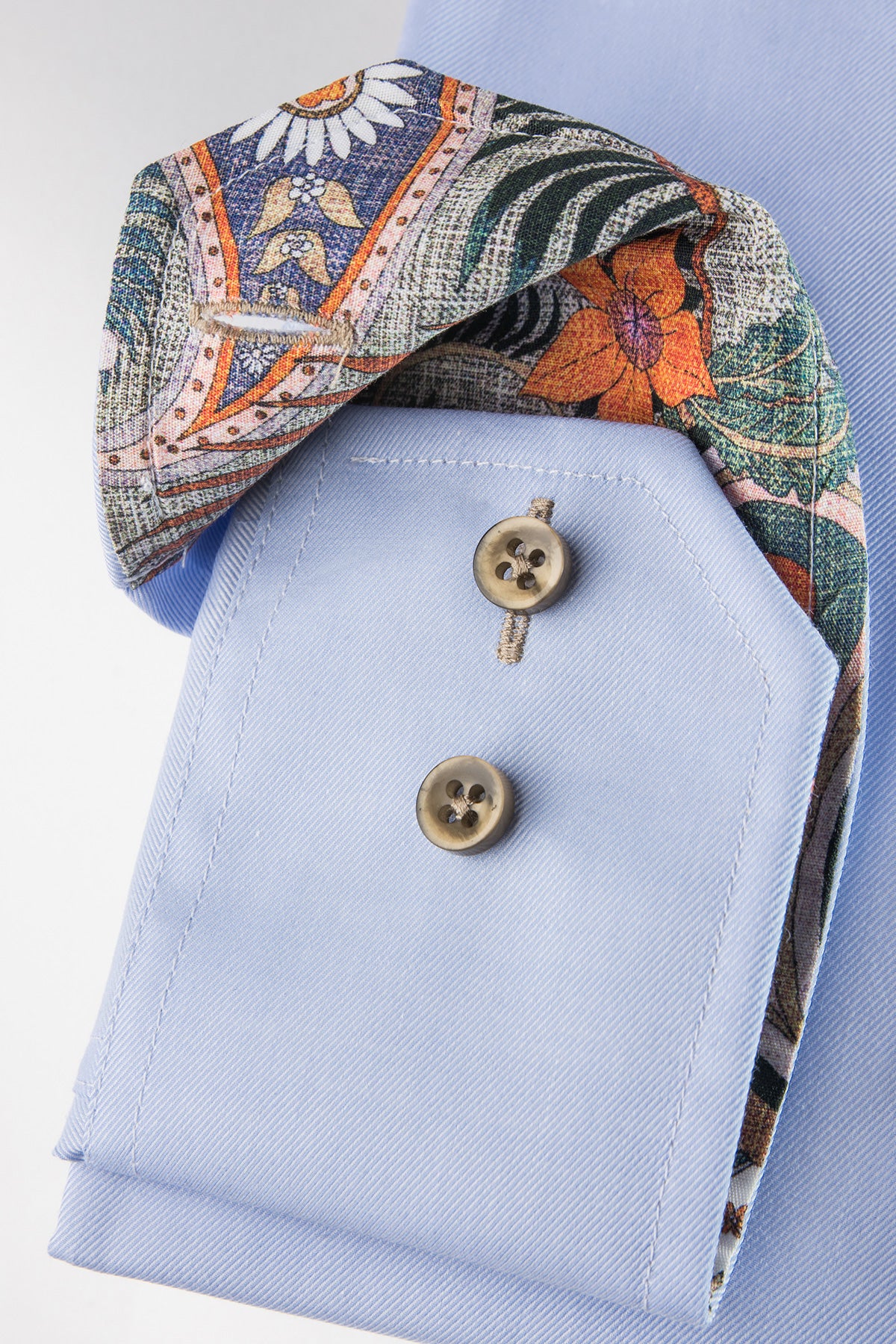 Light blue slim fit shirt with contrast details