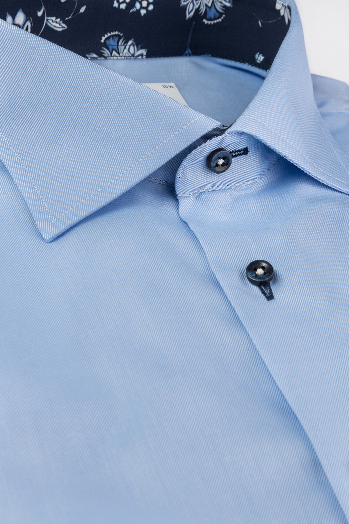 Light blue regular fit shirt with contrast details