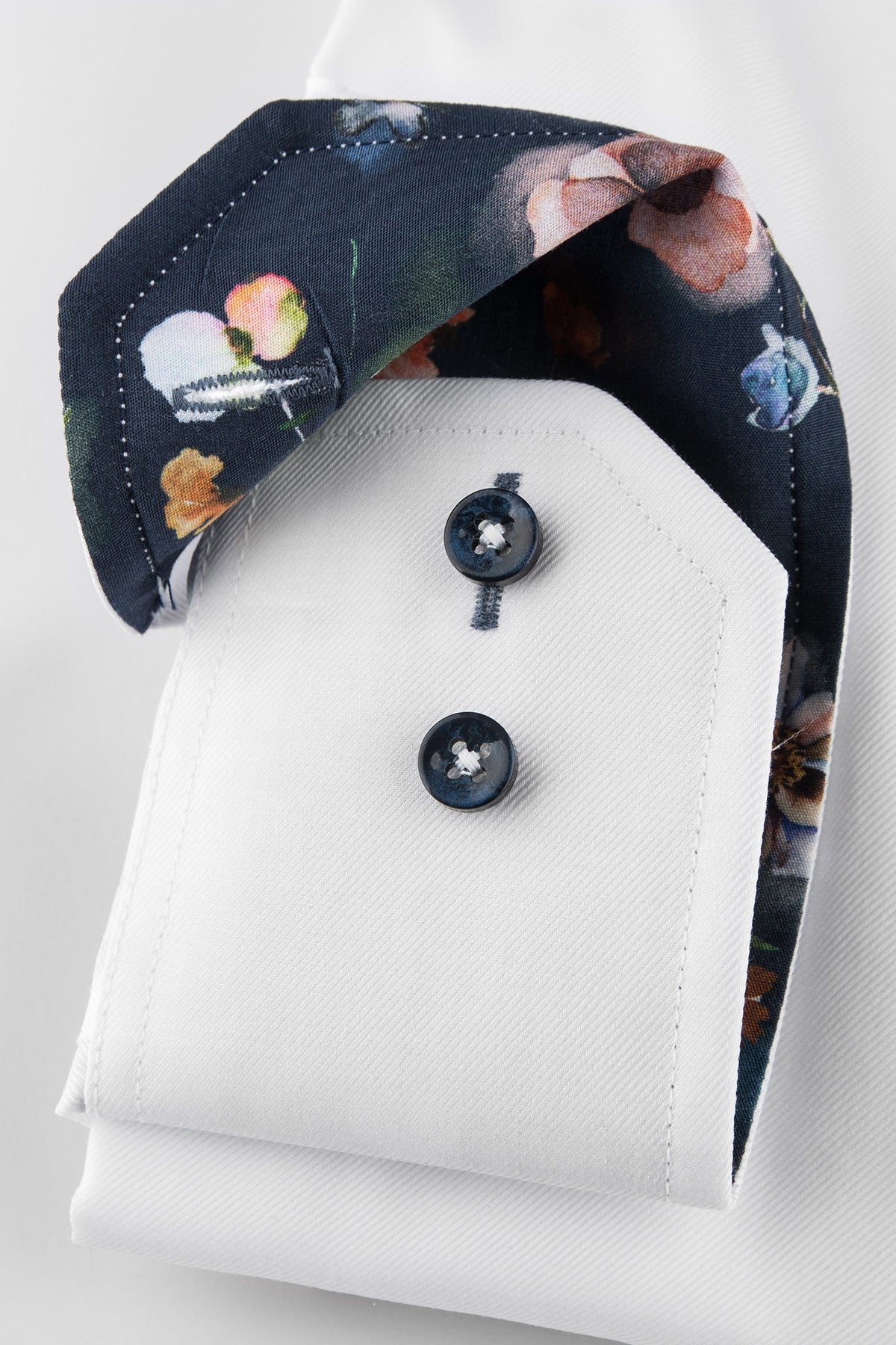 White slim fit shirt with contrast details