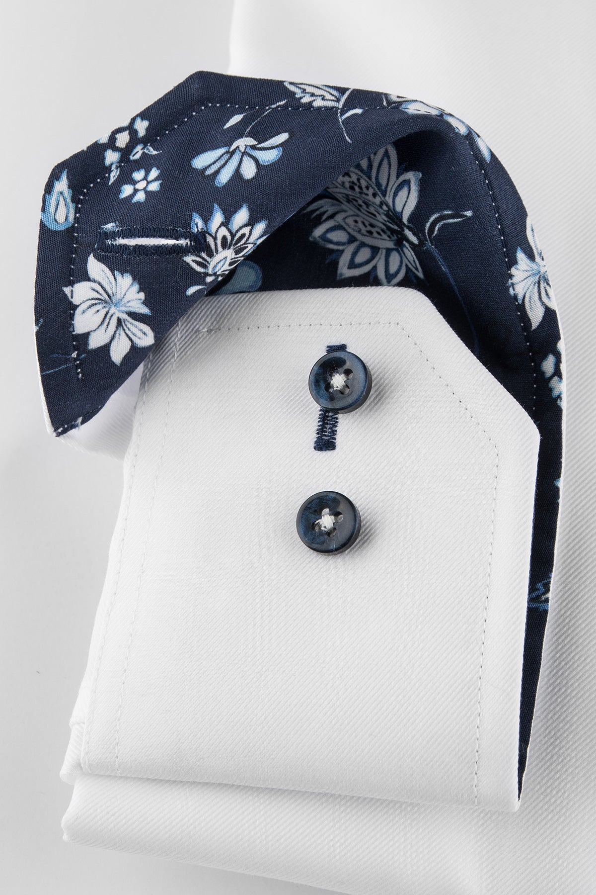 White slim fit shirt with contrast details