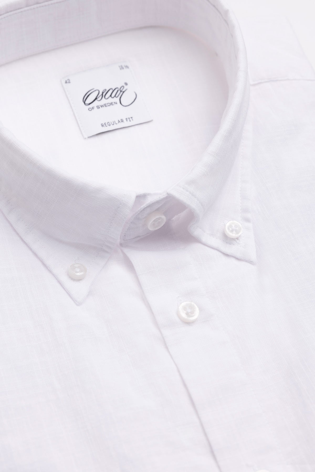 White button down short sleeve regular fit shirt