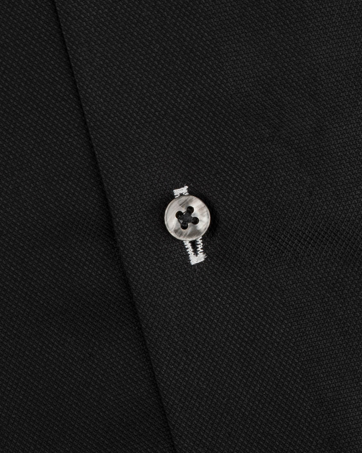 Svart skjorta med kontrastdetaljer slim fit