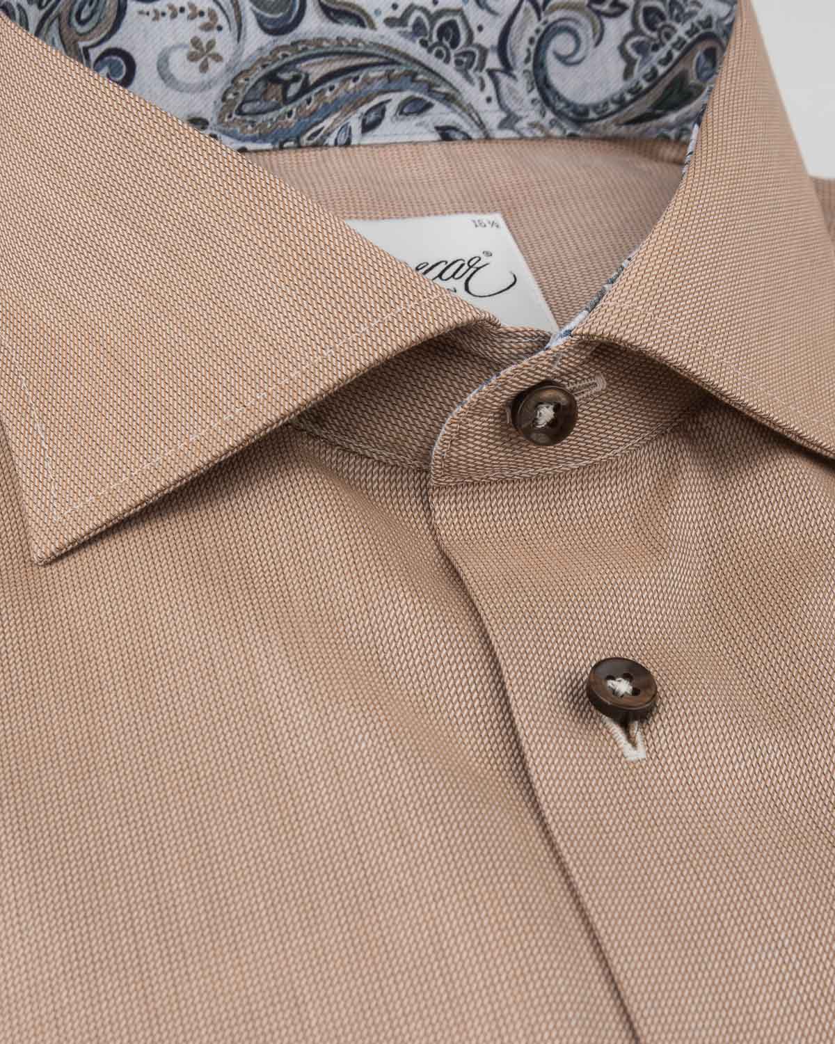 Brun skjorta med kontrastdetaljer slim fit