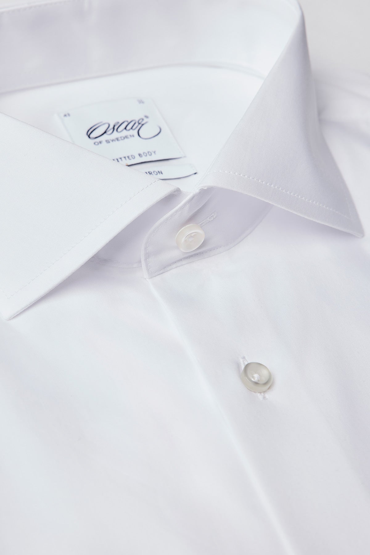 White regular fit shirt with short sleeves